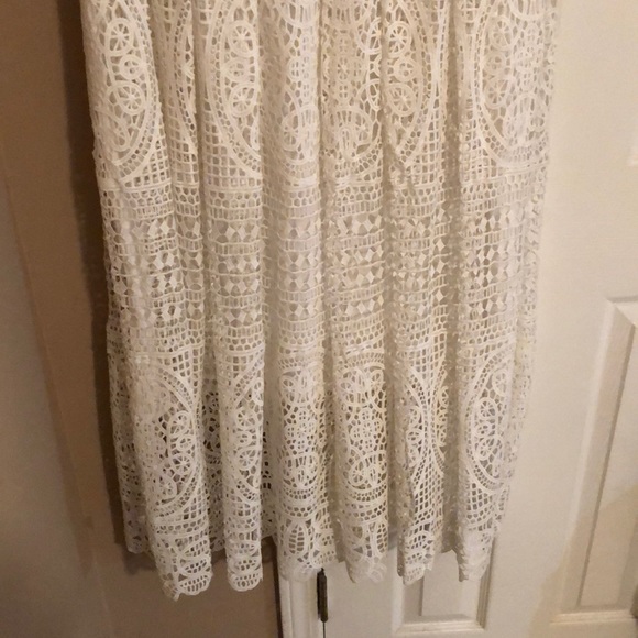 White lace dress - Picture 3 of 5